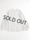 NO CONTROL AIR　2/80 120'sウールプレーンガーゼノーカラーギャザースリーブシャツ　Light Grey top