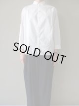 NO CONTROL AIR　コットン100/2コーマ高密レギュラーカラーシャツ　Off White