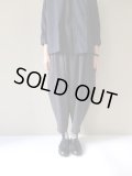 NO CONTROL AIR　ブリティッシュウールポリエステルカルゼスーパーワイドテーパードパンツ　　Dark Grey top