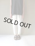 NO CONTROL AIR　マカロニポリエステル・タッサーテーパードフルレングスパンツ　Off white