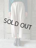 NO CONTROL AIR　スムースポリエステル・ライトツイルテーパードパンツ【TG_NC0306PF】 Sand Beige