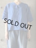 atelier naruse　リネンVネックスモックブラウス【na-F02053】ブルー