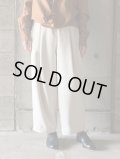 NO CONTROL AIR　デッドエアポリエステル・高密度バックサテンウエストタックパンツ【RB_NC0705PF】Ash White