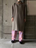 【SALE40%OFF】UNIVERSAL TISSU　ウール圧縮天竺ボトルネックワイドOP【UT233CT026】グレージュ