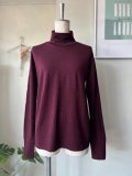  ● TISSU　ウォッシャブルウール天竺 タートルネックPO【TS233CT091】バーガンディ
