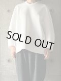 NO CONTROL AIR　ポリエステル・スプリンギィ ダンボールニット クルーネックプルオーバー【DR_NC2101TF】Off White
