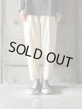 NO CONTROL AIR　ポリエステル・織柄ベロアニットツイル テーパードパンツ【DR_NC1803TP】Off White