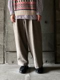  ● TISSU　オリジナルウールヘリンボン タックPT【TS243PT099】 ベージュヘリンボン