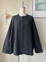 FIRMUM　ウール＆コットン・接結二重編み クルーネックカーディガン【DR_FR2103TD】DARK GREY TOP