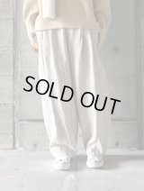 atelier naruse　リネンタックパンツ【na-f05105】ベイジュ