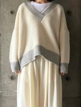 atelier naruse　ウールVネックニット【nakt-38】off white