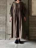 【SALE20%OFF】 UNIVERSAL TISSU　トリプルワッシャーリネン VネックOP【UT243OP012】モカ