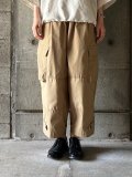  ● FIRMUM　ライトウェイトポリエステル/高密ツイルクロス ギャザーテーパードミリタリーパンツ【DR_FR0403PF】BEIGE