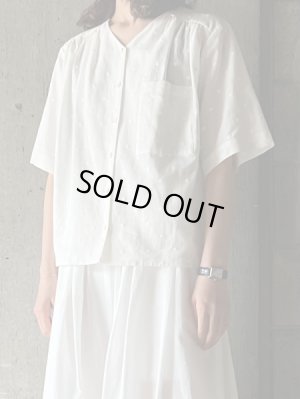 画像1: atelier naruse　コットンリネン〜mizutama〜Vネックブラウス【na-f02069】off white