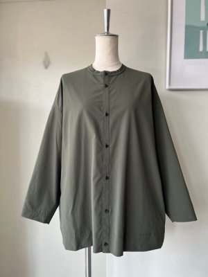 画像1: NO CONTROL AIR　ストレッチポリエステル・マットタイプライター クルーネックカーディガン【SN_NC0511CD】Olive