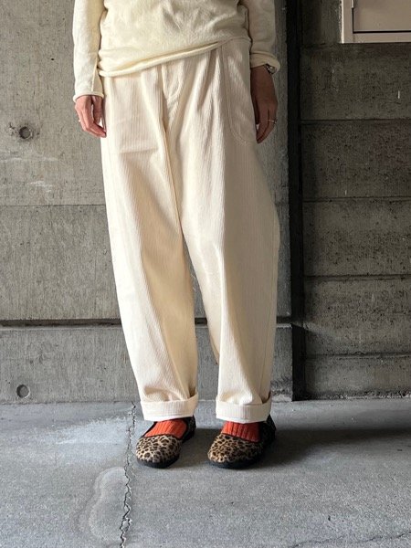 画像1: atelier naruse　コットンコーデュロイパンツ【na-t05100】off white (1)