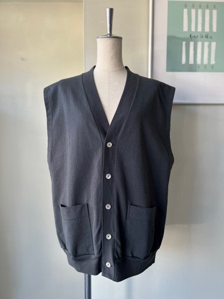 画像1: CLOSELY　V-neck vest【CLO380】charcoal (1)