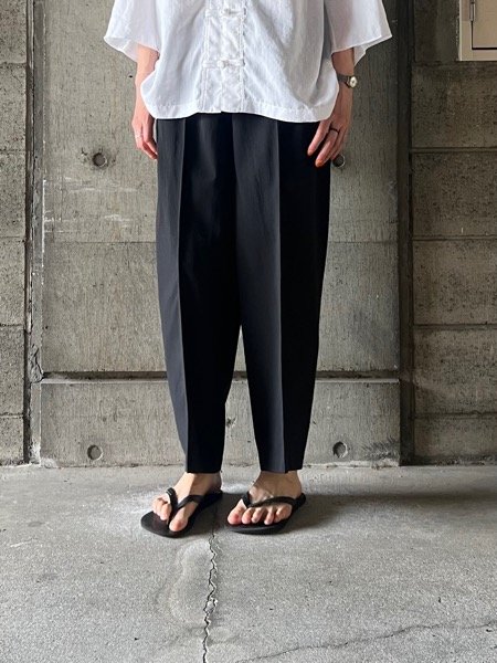 画像1:  NO CONTROL AIR　強撚ポリエステル・ストレッチポプリン 三日月パンツ【LE_NC0610PF】Black (1)