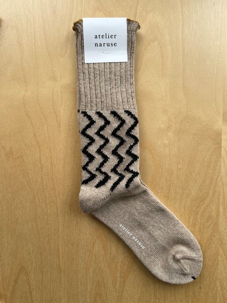 画像1: atelier naruse　ウール 〜zig-zag〜 ウォーマーソックス【naya-77】beige (1)